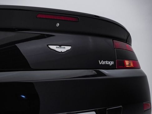 Used 2007 Aston Martin V8 Vantage Coupe RWD image 12