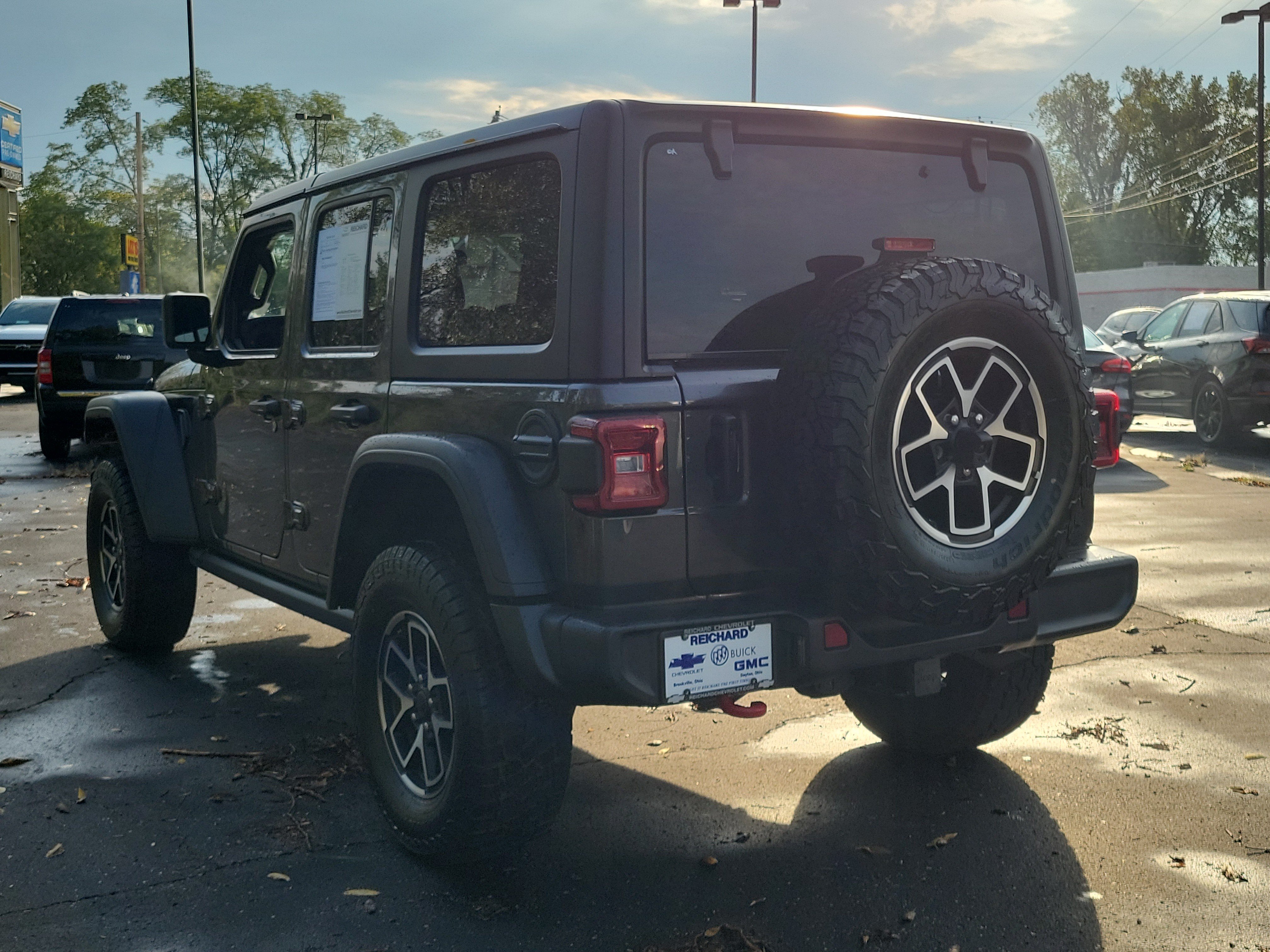 Used 2024 Jeep Wrangler Unlimited Rubicon AWD/4WD image 3