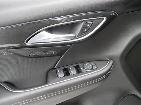 Used 2025 Buick Envision Preferred image 19