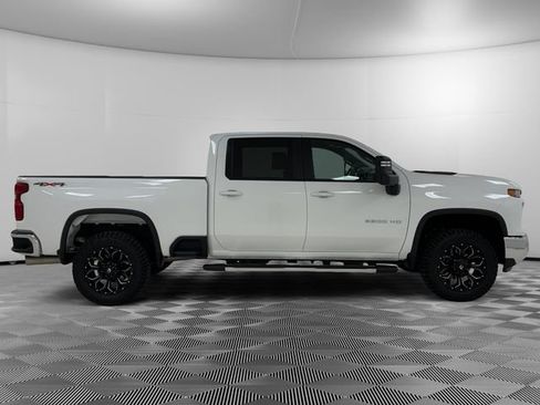 Used 2025 Chevrolet Silverado 2500 LT w/ Convenience Package AWD/4WD image 6