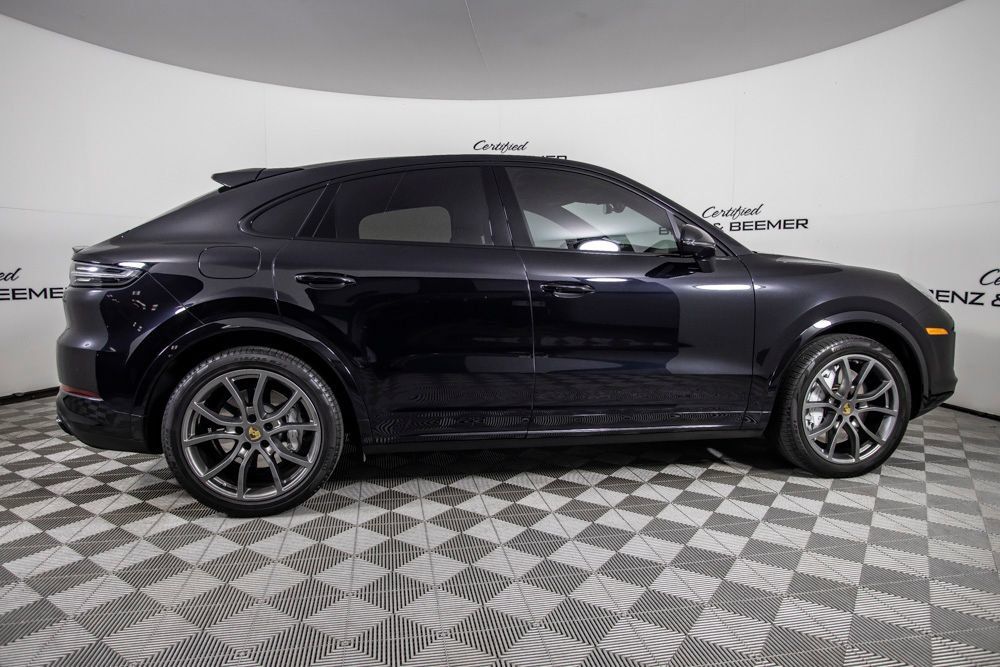 Used 2021 Porsche Cayenne Turbo AWD/4WD image 4