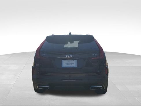 Used 2025 Cadillac XT4 Premium Luxury FWD image 5