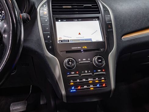 Used 2018 Lincoln MKC Reserve w/ Lincoln MKC Climate Package FWD image 14