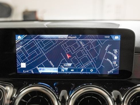 Certified 2023 Mercedes-Benz GLB 250 image 21