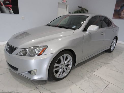 Used 2007 Lexus IS 250 w/ Premium Pkg RWD image 1