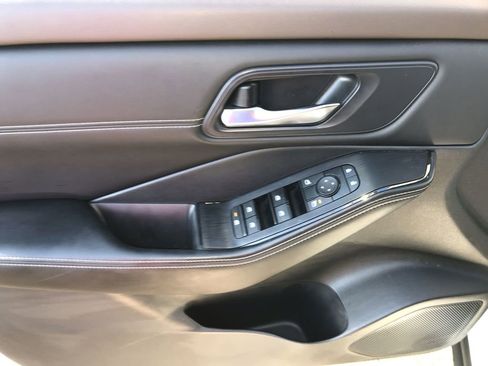 Used 2023 Nissan Rogue SV w/ SV Premium B Package image 13