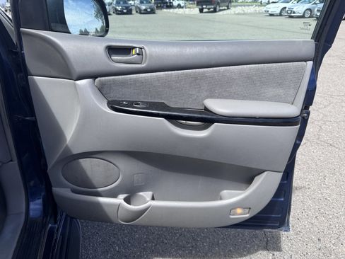 Used 2004 Toyota Sienna CE FWD image 43