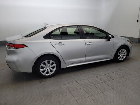 Used 2023 Toyota Corolla LE w/ Carpet Mat Package (TMS) FWD image 10