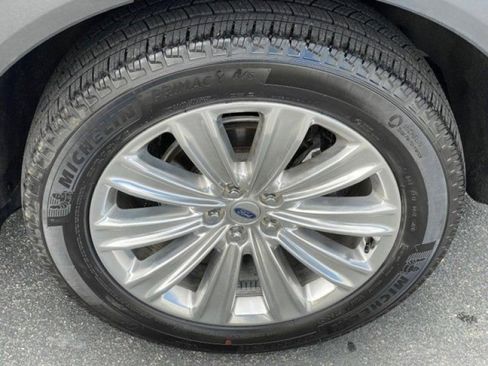 Used 2021 Ford Explorer Limited w/ Equipment Group 301A image 17