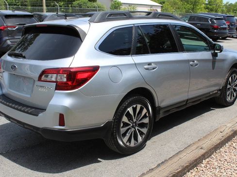 Used 2017 Subaru Outback 2.5i Limited AWD/4WD image 6