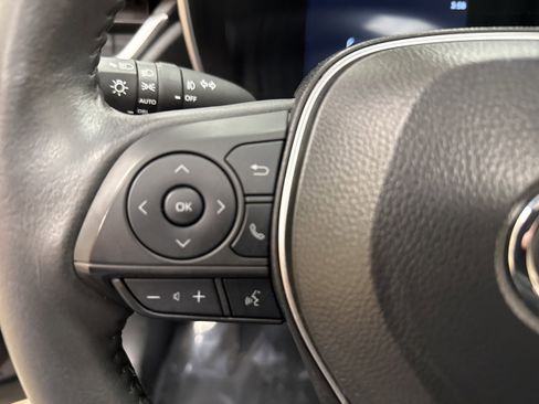 Used 2024 Toyota Corolla Cross XLE w/ Convenience Package image 32