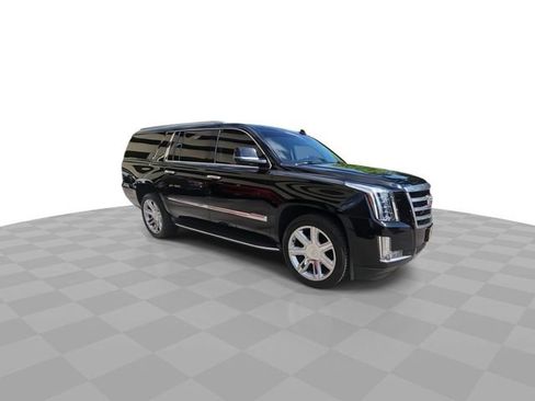 Used 2016 Cadillac Escalade ESV Luxury image 2