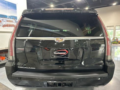 Used 2019 Cadillac Escalade ESV Premium Luxury AWD/4WD image 33