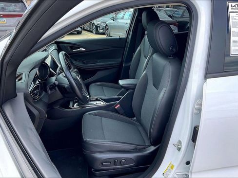 Used 2020 Buick Encore GX Preferred w/ Cold Weather Comfort Package FWD image 25