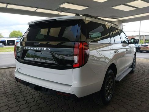 Used 2025 Ford Expedition Active AWD/4WD image 6