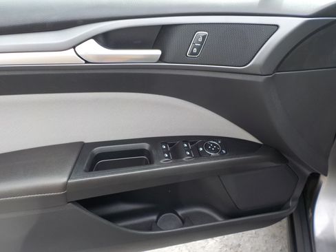 Used 2013 Ford Fusion S FWD image 15