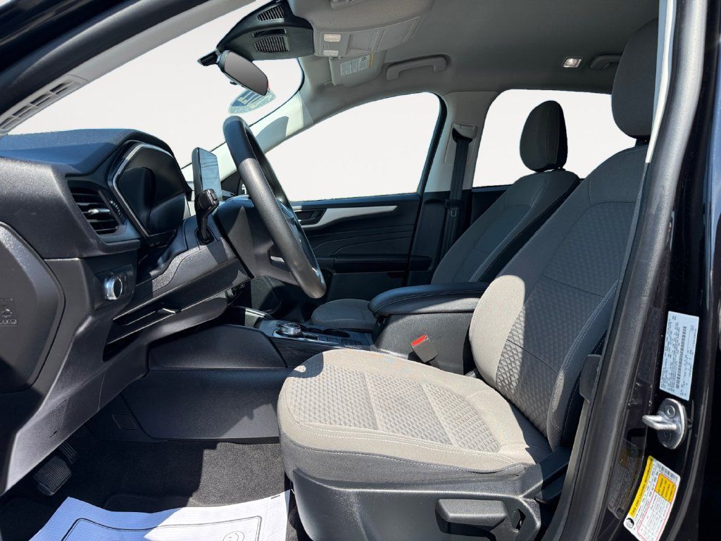 Used 2022 Ford Escape SE AWD/4WD image 9