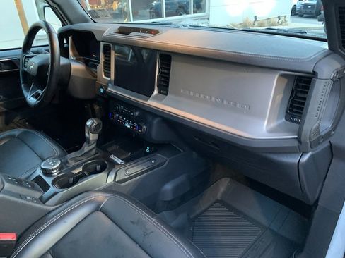 Certified 2025 Ford Bronco Outer Banks image 12