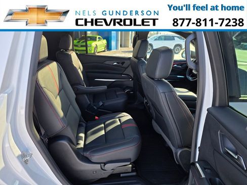 Used 2024 Chevrolet Traverse RS image 11