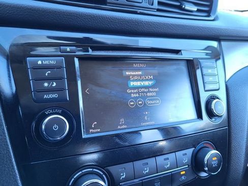 Used 2019 Nissan Rogue Sport S image 15