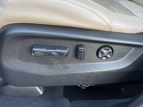 Used 2018 Honda CR-V Touring image 13