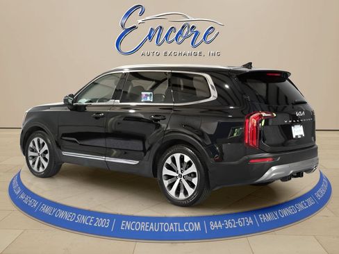 Used 2022 Kia Telluride EX w/ EX Premium Package FWD image 3