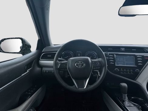Used 2019 Toyota Camry LE FWD image 20