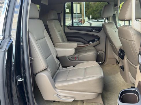 Used 2017 Chevrolet Suburban Premier image 12