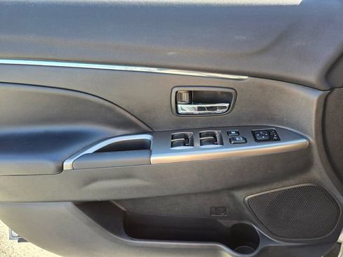 Used 2025 Mitsubishi Outlander Sport SE AWD/4WD image 32