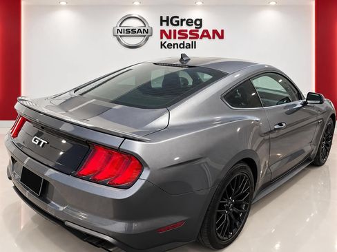 Used 2021 Ford Mustang GT RWD image 4