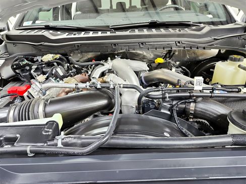 Used 2025 Ford F250 Platinum image 17