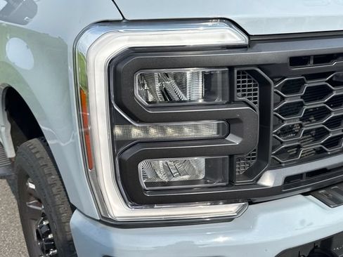 Used 2024 Ford F250 Lariat w/ Lariat Ultimate Package AWD/4WD image 11