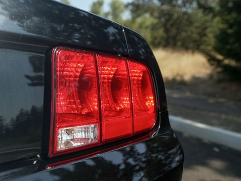 Used 2007 Ford Mustang GT RWD image 52