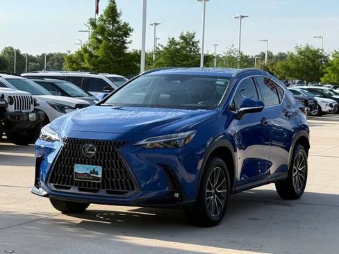 Used 2025 Lexus NX 250 FWD w/ Towing Package (2000 Lbs) image 6