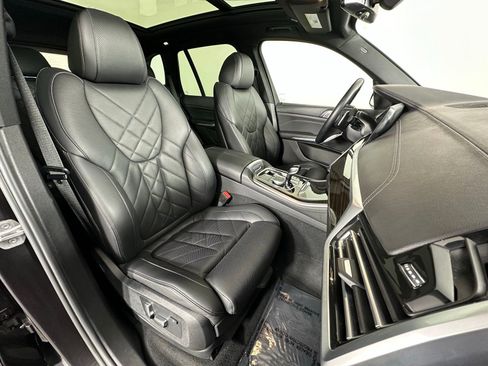 Used 2023 BMW X5 xDrive40i w/ Premium Package image 6