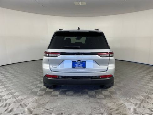 Used 2023 Jeep Grand Cherokee Altitude AWD/4WD image 43