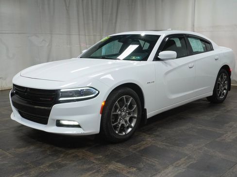 Used 2017 Dodge Charger SXT w/ Rallye Group image 2