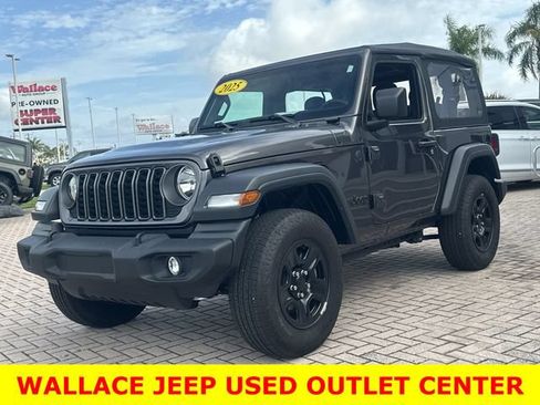 Used 2025 Jeep Wrangler Sport AWD/4WD image 3