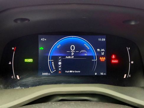 Used 2025 Toyota Camry SE image 15