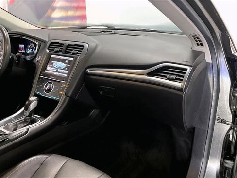 Used 2015 Ford Fusion Titanium image 21