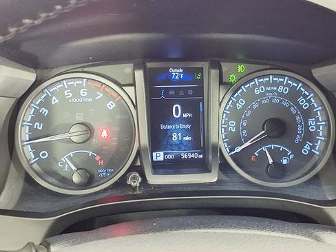 Used 2022 Toyota Tacoma TRD Off-Road w/ Technology Package AWD/4WD image 22