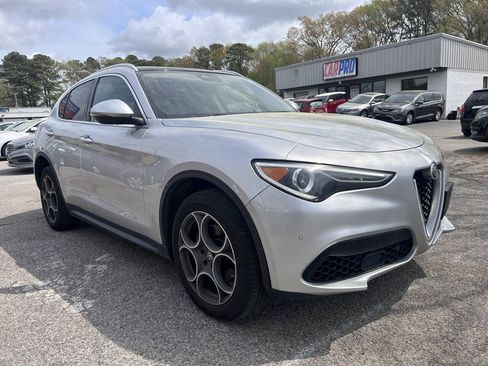 Used 2018 Alfa Romeo Stelvio Ti AWD/4WD image 14