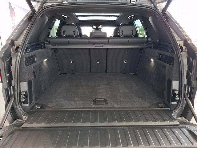 Certified 2025 BMW X5 xDrive40i w/ Parking Assistance Package AWD/4WD image 31