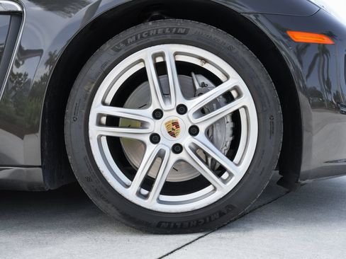 Used 2014 Porsche Panamera 4 AWD/4WD image 12