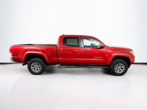 Used 2017 Toyota Tacoma SR5 w/ Tow Package RWD image 10