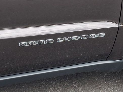 Used 2017 Jeep Grand Cherokee Limited w/ Luxury Group II AWD/4WD image 29