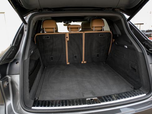 Used 2020 Porsche Cayenne image 51