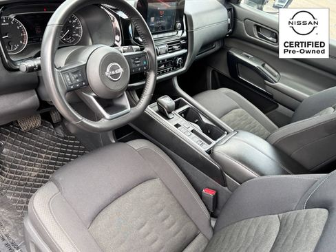Certified 2025 Nissan Pathfinder SV FWD image 16