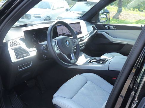 Used 2024 BMW X7 xDrive40i w/ Premium Package AWD/4WD image 7