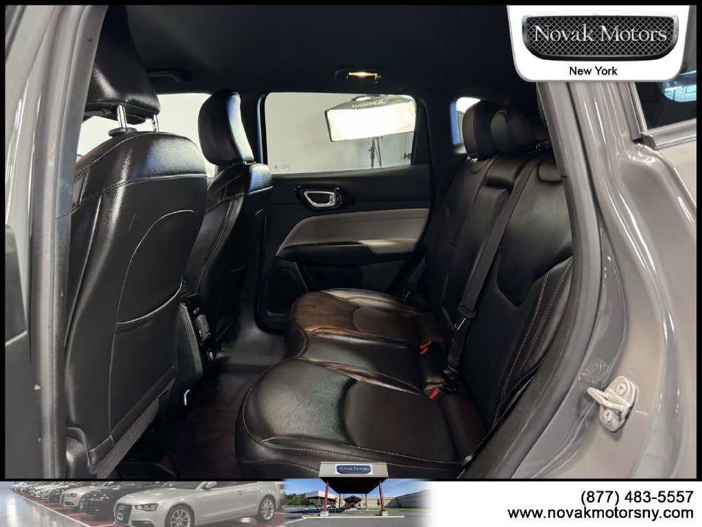Used 2023 Jeep Compass Limited AWD/4WD image 13